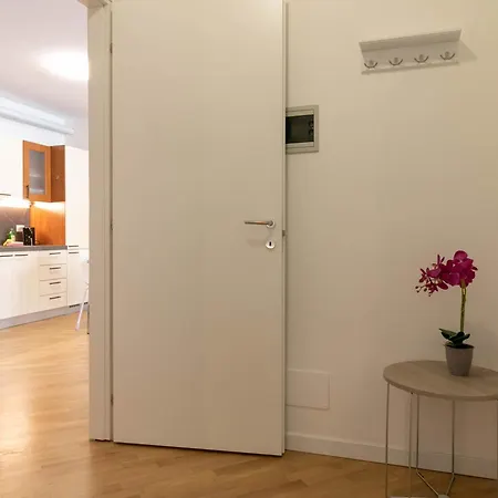 Sweet Daniele דירה לקו